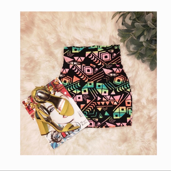 PINK Victoria's Secret Dresses & Skirts - VS PINK geometric patterned mini skirt ✨